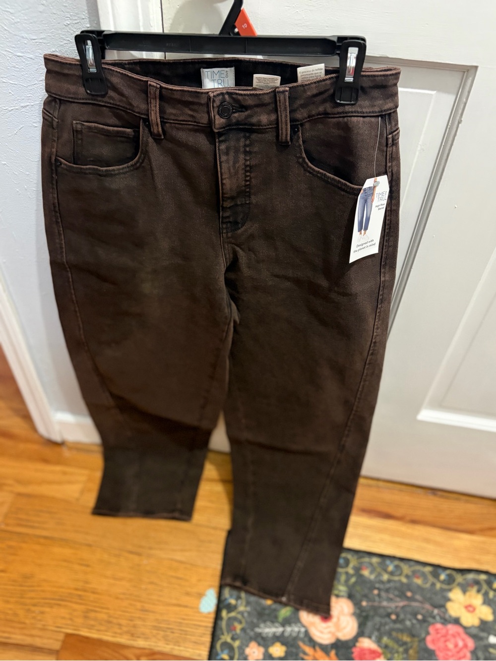 Time and Tru NWT Women's Dark Brown Hihh rise Barrel Jeans new with tags